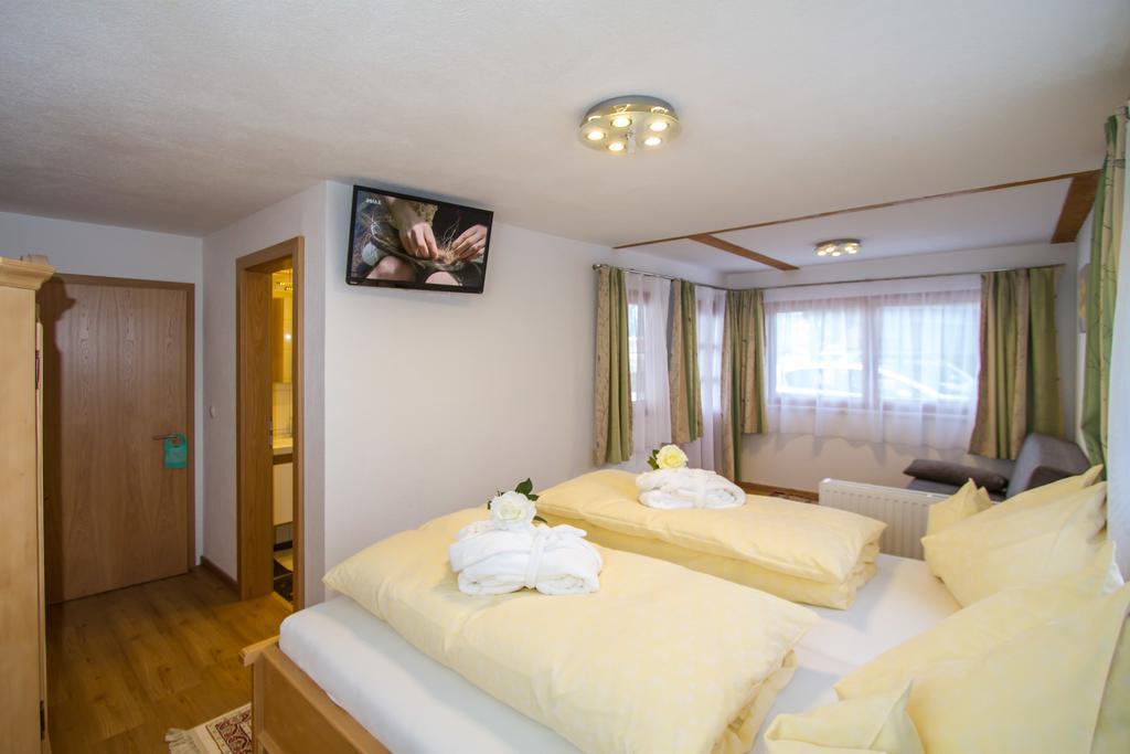 Gertis Ferienwohnung Hochfilzen Zimmer foto